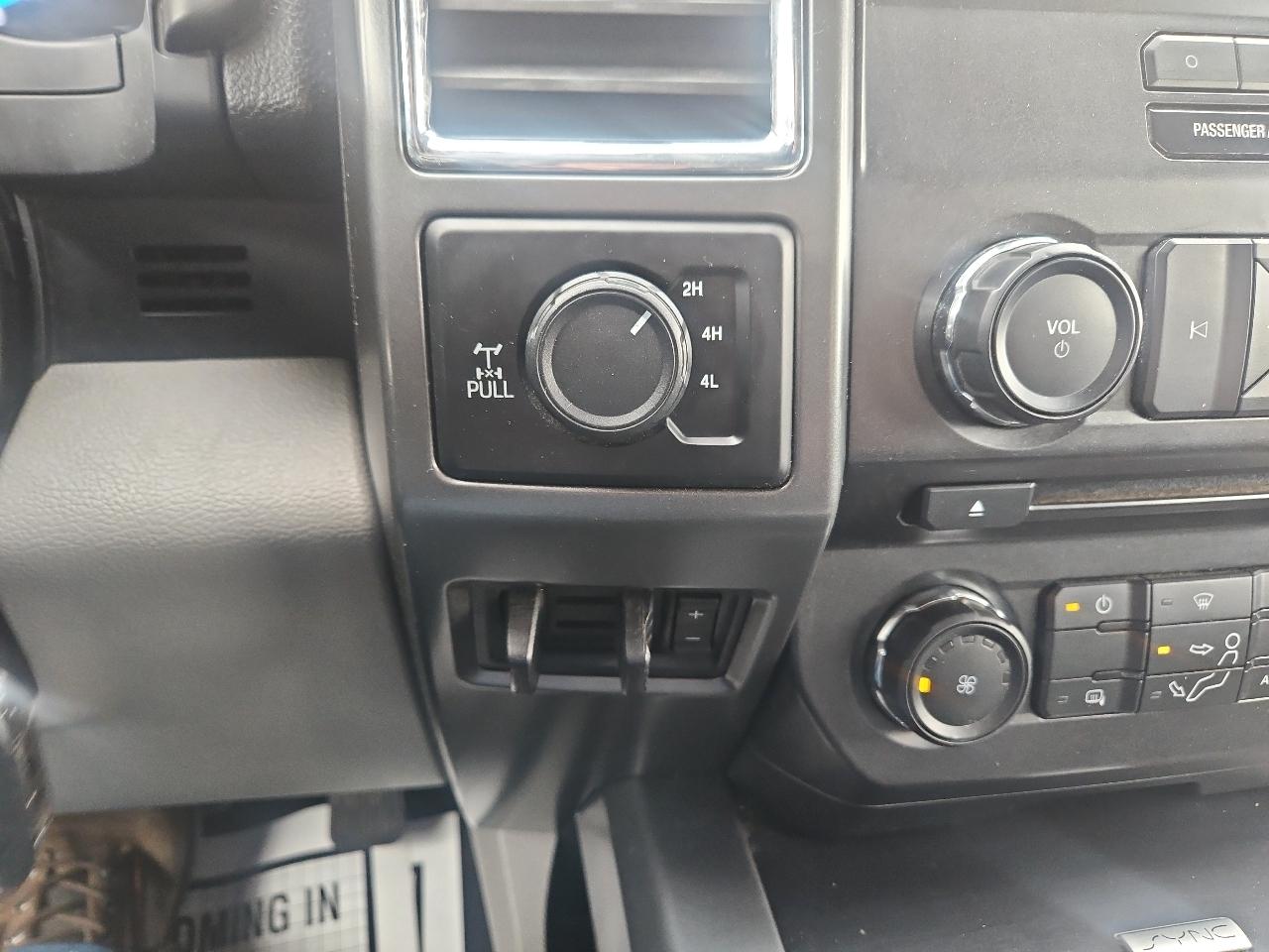 Ford Super Duty F-250 SRW XLT 4WD SuperCab 6.75' Box 2017