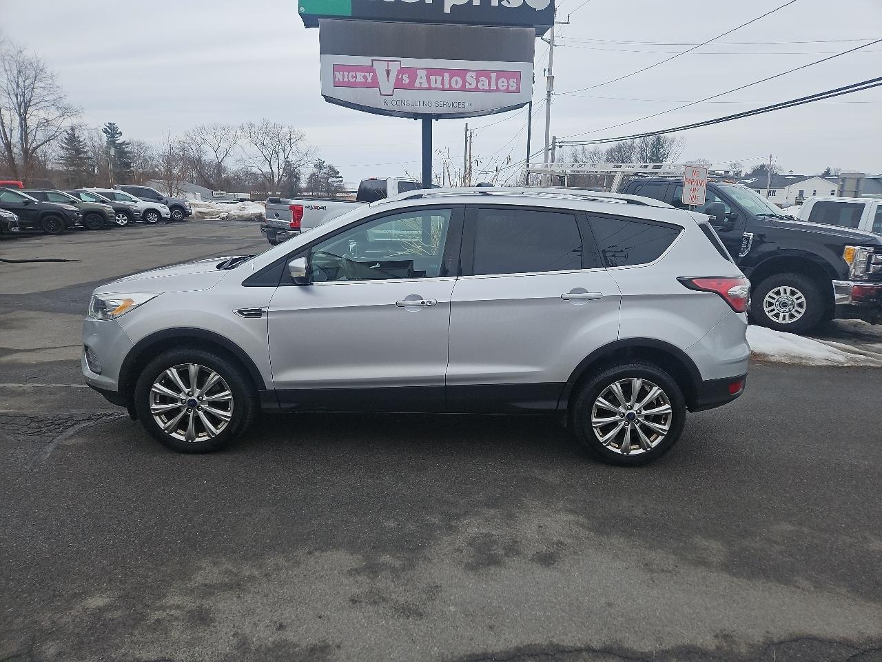 Ford Escape Titanium 4WD 2017