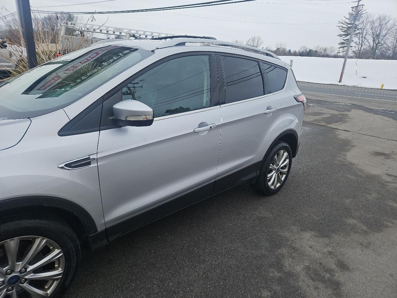 Ford Escape Titanium 4WD 2017