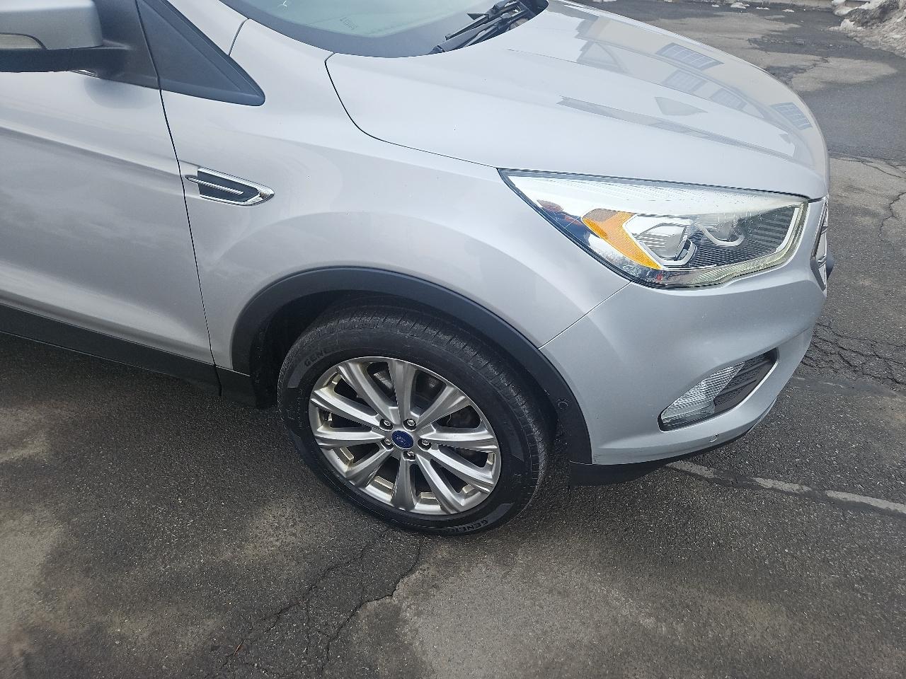 Ford Escape Titanium 4WD 2017