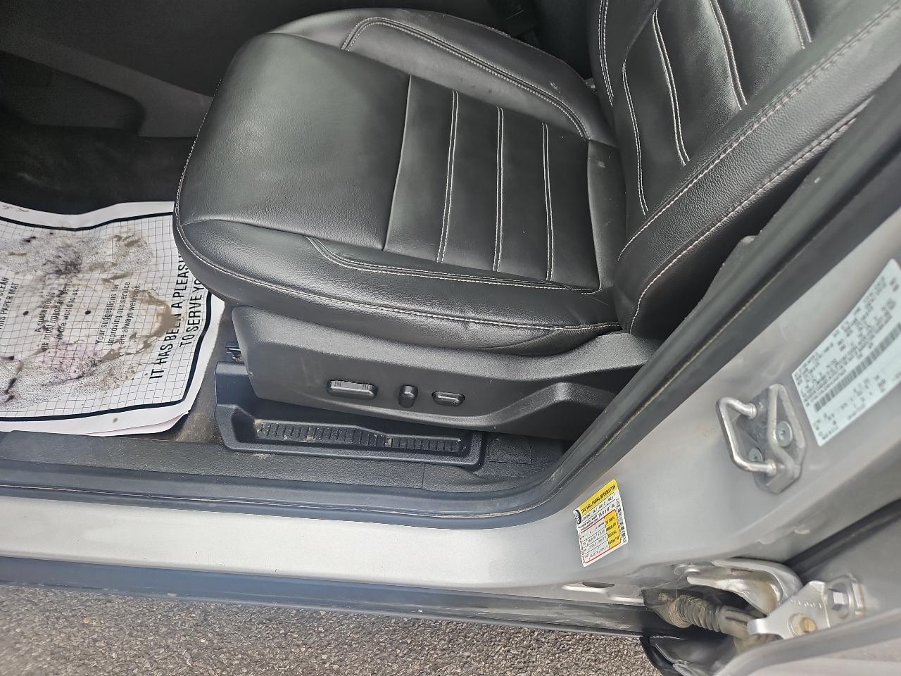 Ford Escape Titanium 4WD 2017