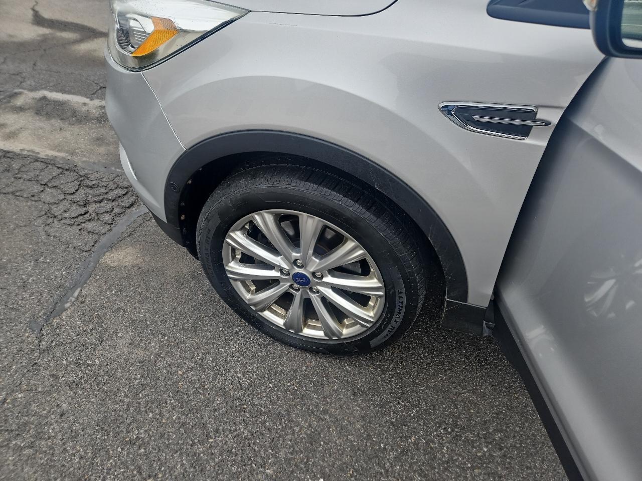 Ford Escape Titanium 4WD 2017