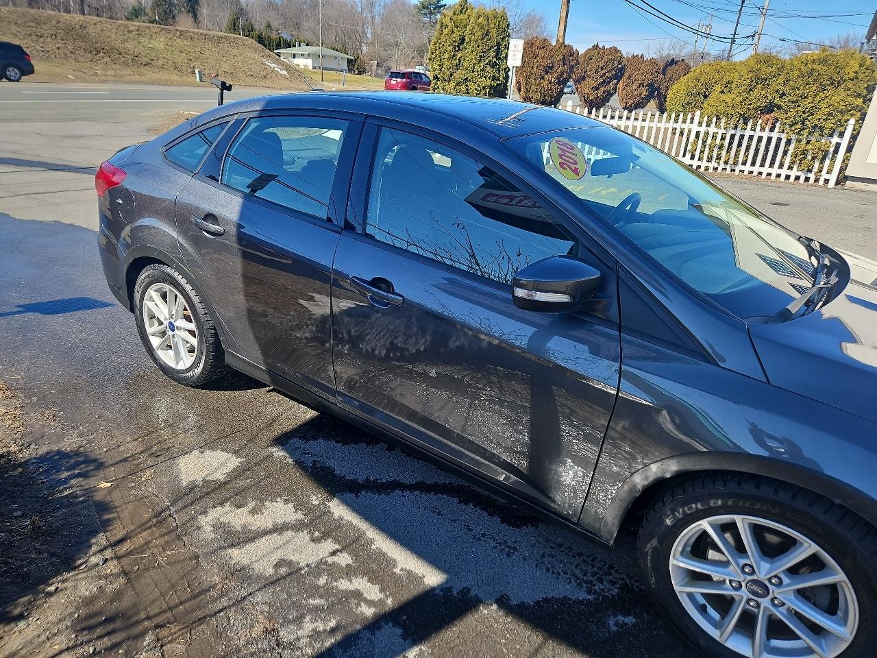 Ford Focus SE Sedan 2018