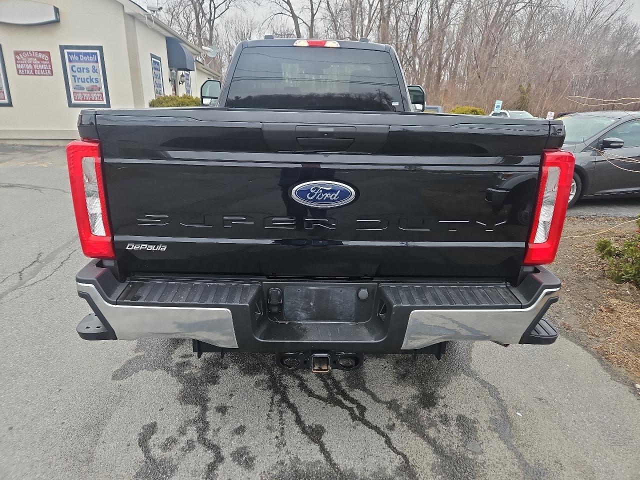 Ford Super Duty F-350 SRW XLT 4WD Reg Cab 8' Box 2024