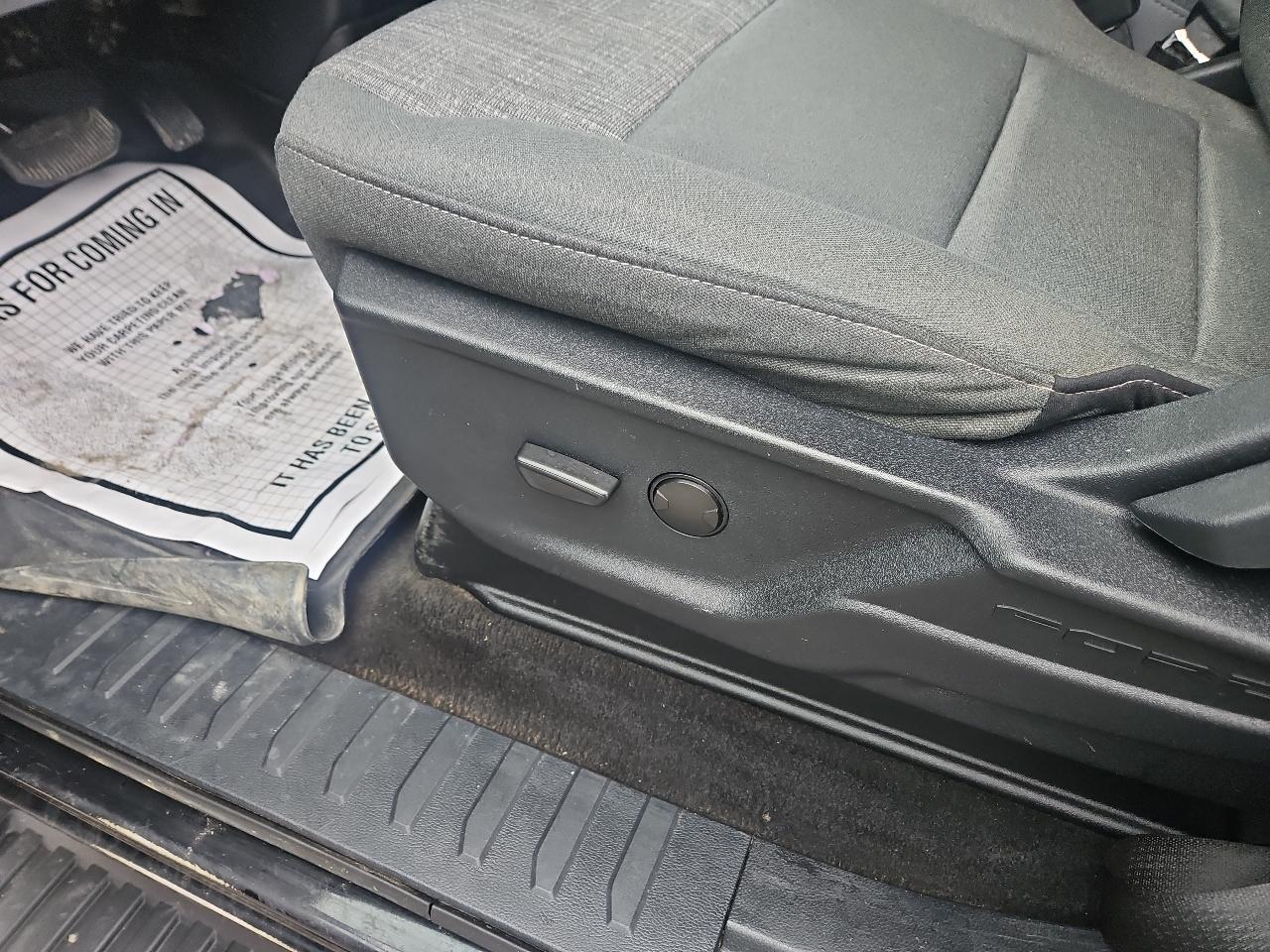 Ford Super Duty F-350 SRW XLT 4WD Reg Cab 8' Box 2024