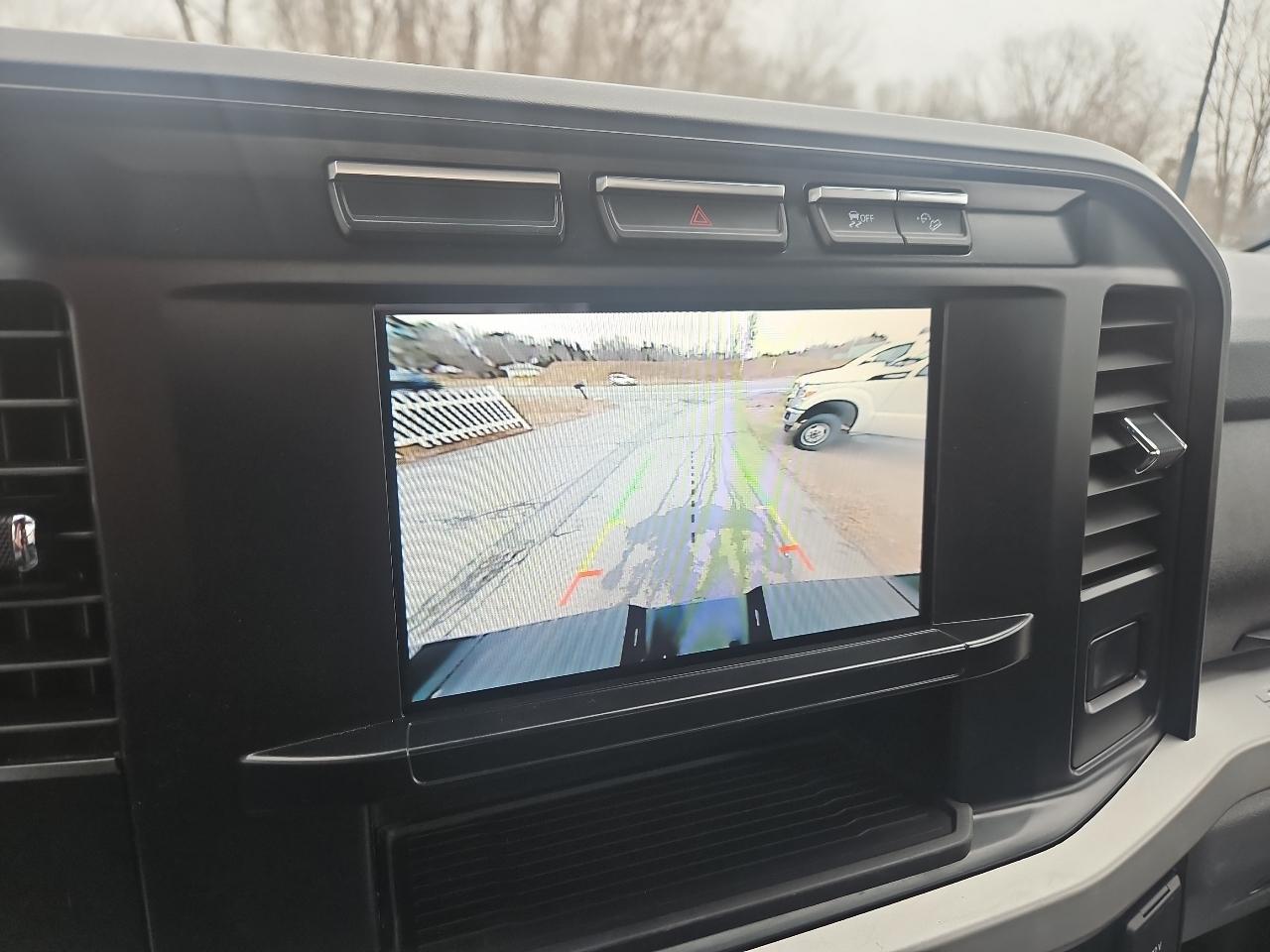 Ford Super Duty F-350 SRW XLT 4WD Reg Cab 8' Box 2024