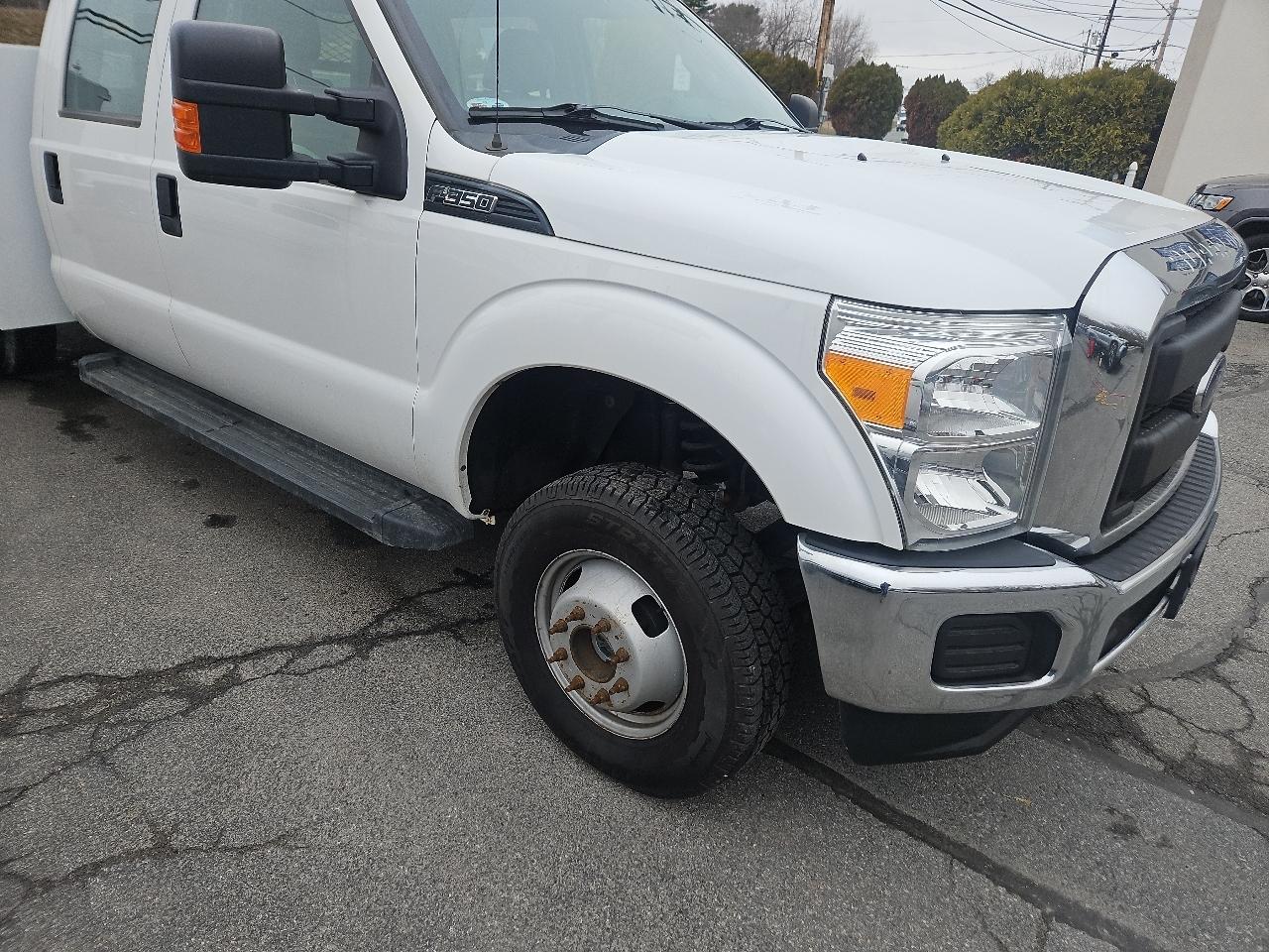 Ford Super Duty F-350 DRW 4WD Crew Cab 176" WB 60" CA XL 2016