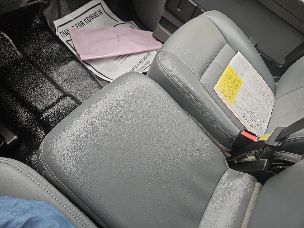 Ford Super Duty F-350 DRW 4WD Crew Cab 176" WB 60" CA XL 2016