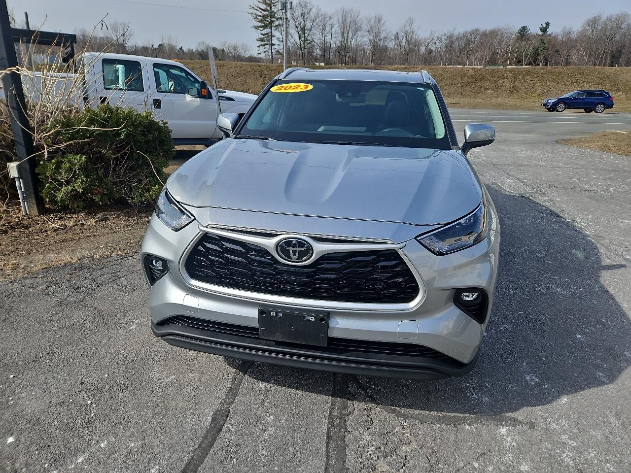 Toyota Highlander XLE AWD (Natl) 2023