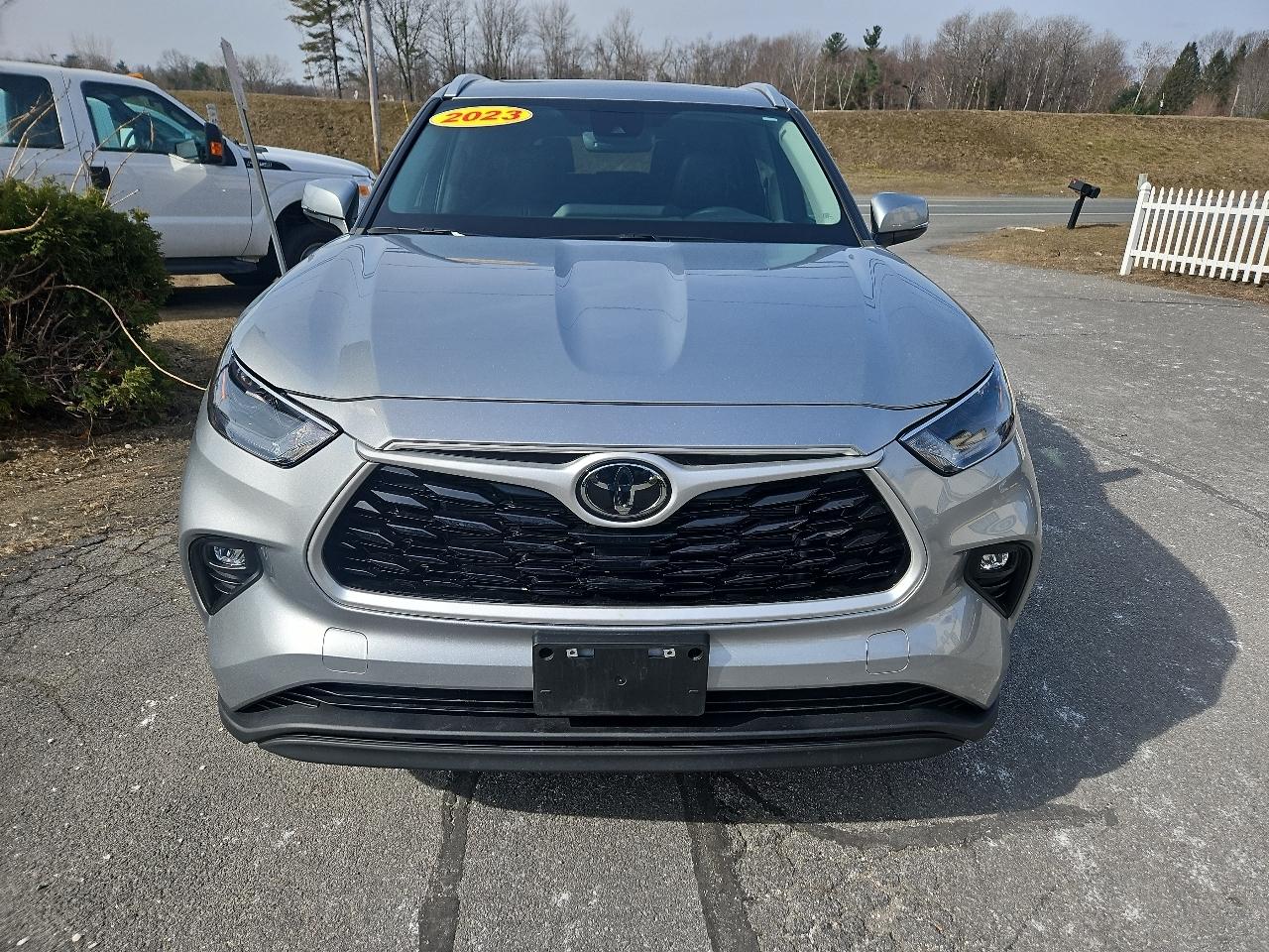 Toyota Highlander XLE AWD (Natl) 2023