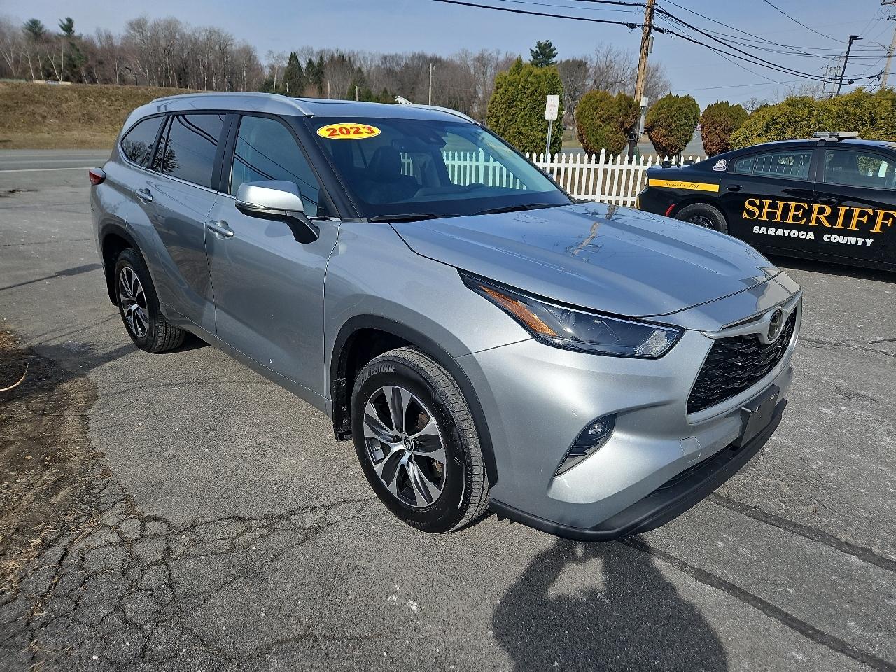 Toyota Highlander XLE AWD (Natl) 2023