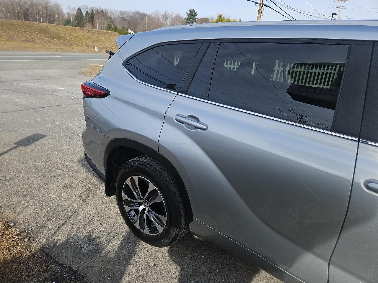 Toyota Highlander XLE AWD (Natl) 2023