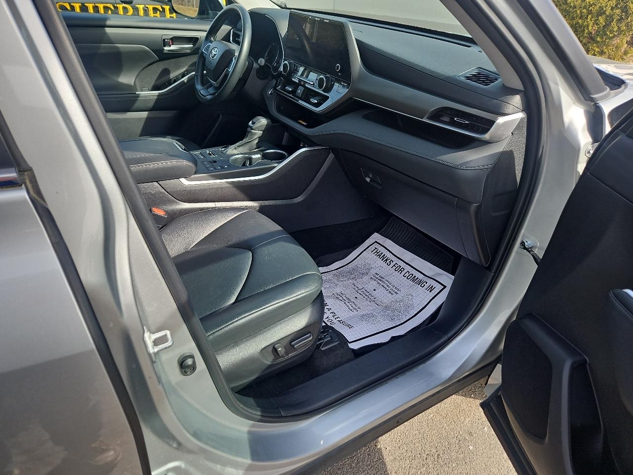 Toyota Highlander XLE AWD (Natl) 2023