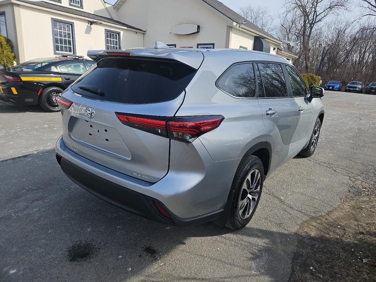 Toyota Highlander XLE AWD (Natl) 2023