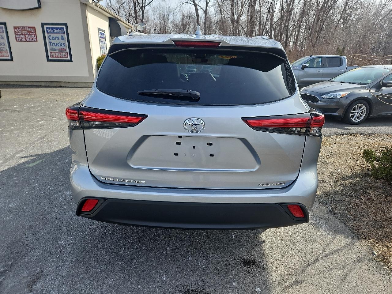 Toyota Highlander XLE AWD (Natl) 2023