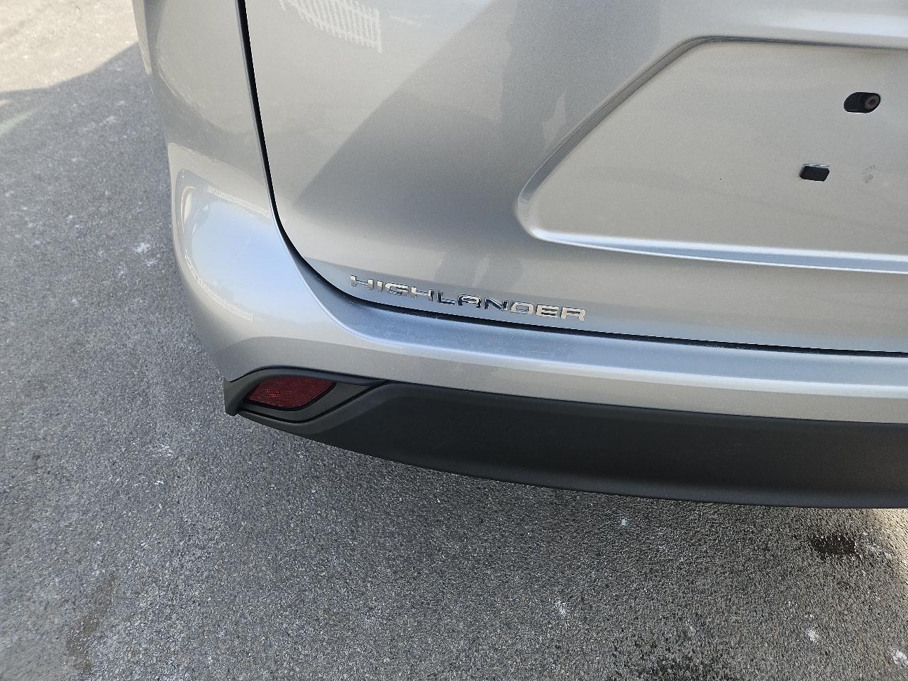 Toyota Highlander XLE AWD (Natl) 2023