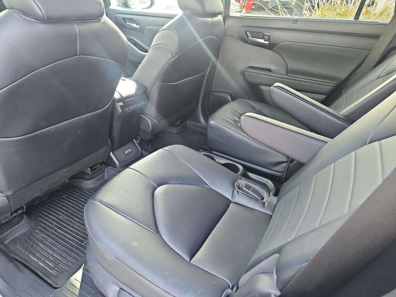 Toyota Highlander XLE AWD (Natl) 2023