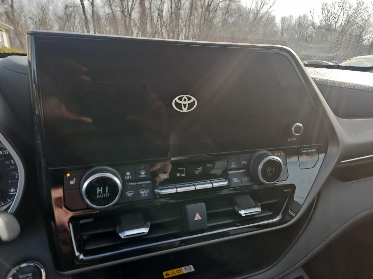 Toyota Highlander XLE AWD (Natl) 2023