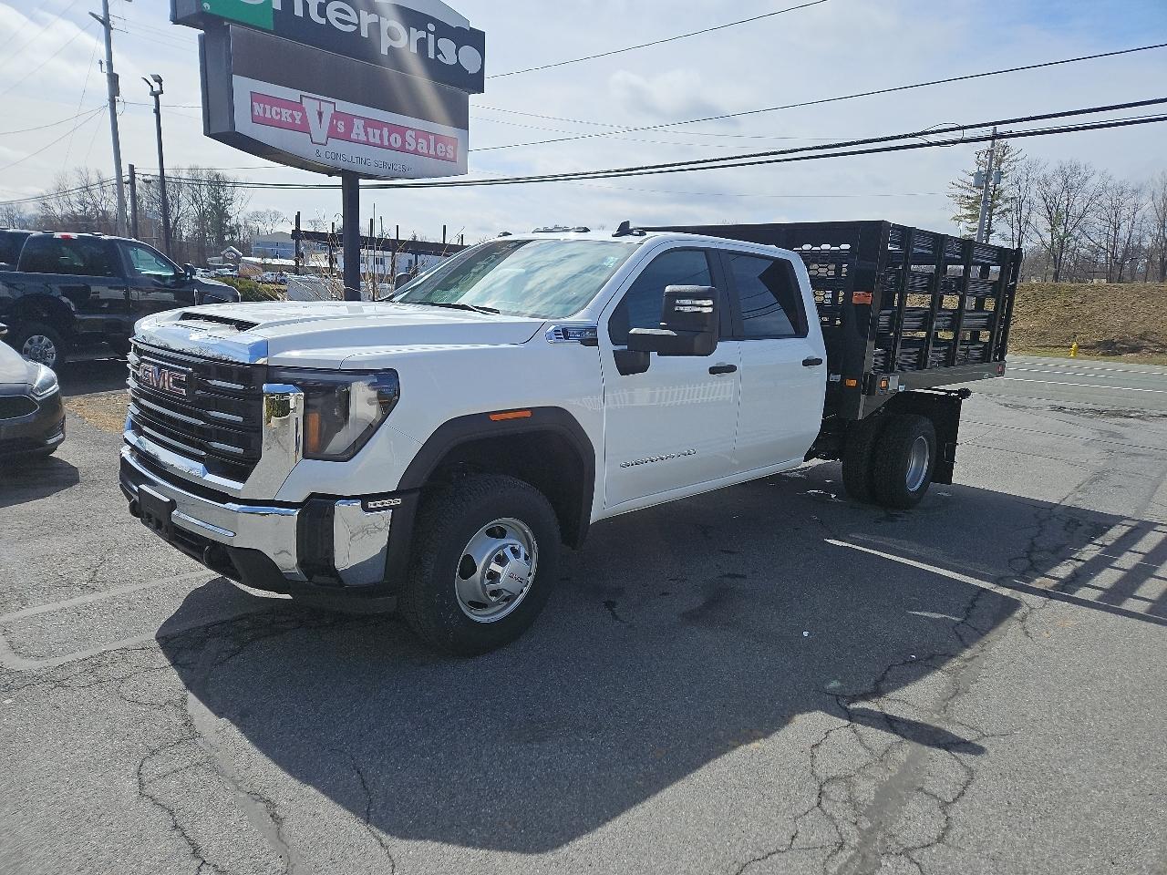 GMC Sierra 3500HD CC 4WD Crew Cab 177" WB, 60" CA Pro 2025