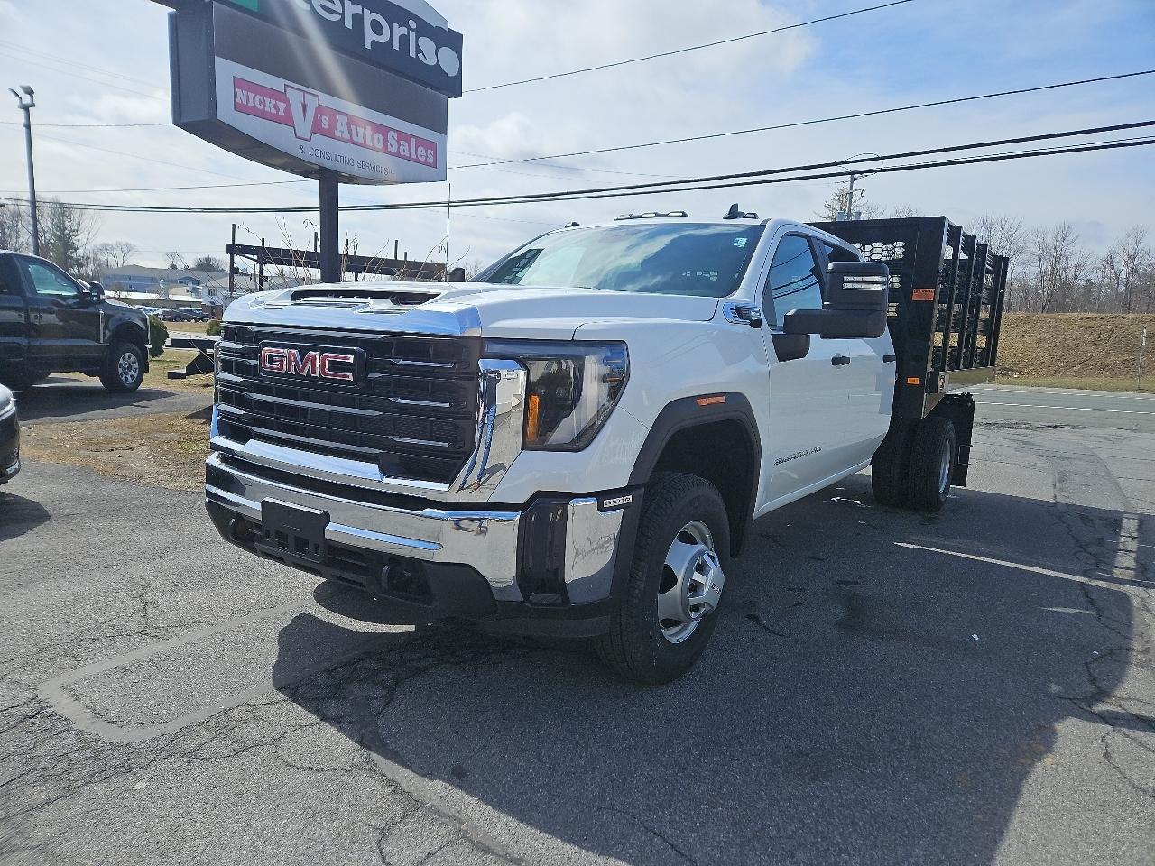 GMC Sierra 3500HD CC 4WD Crew Cab 177" WB, 60" CA Pro 2025