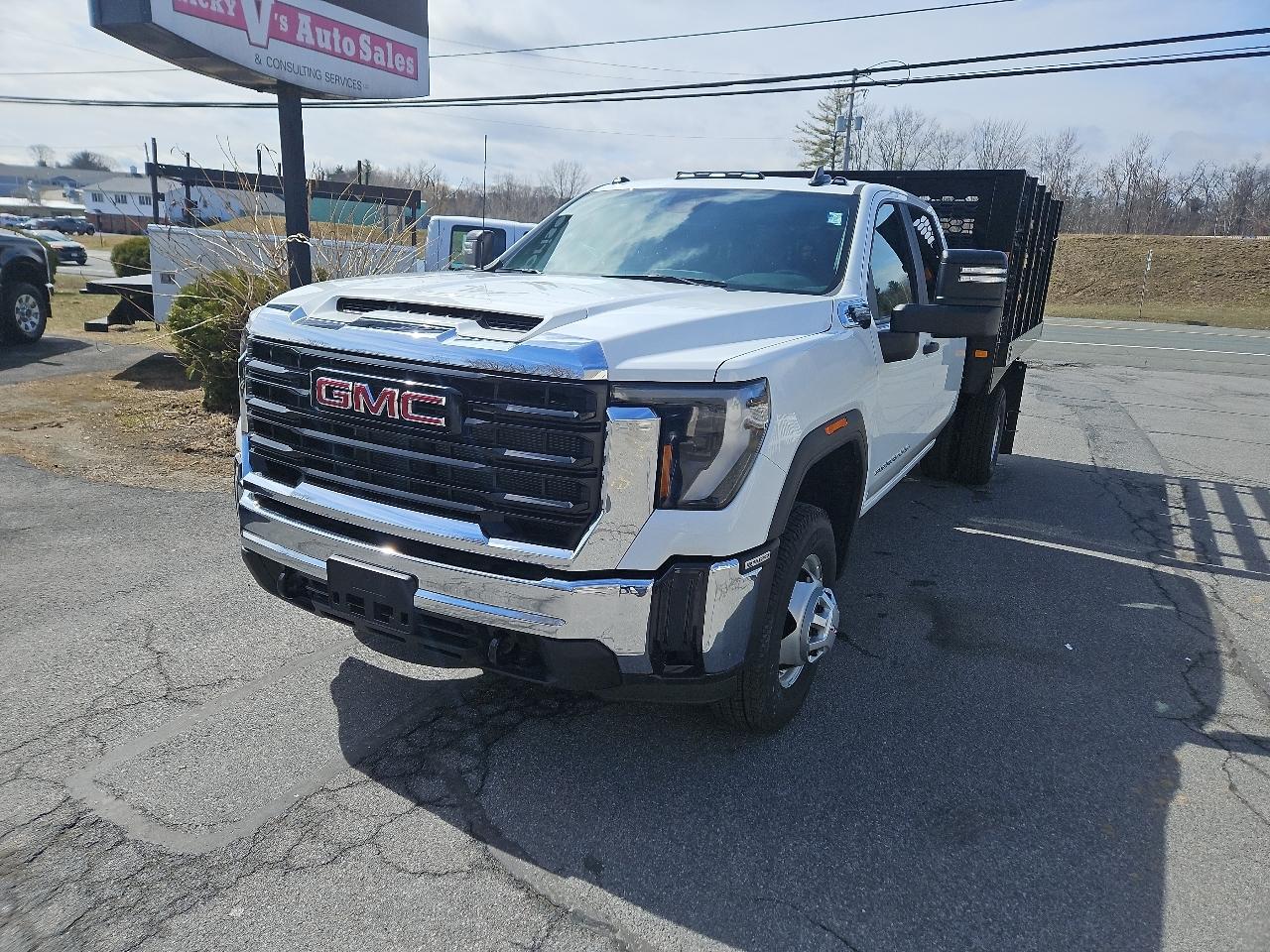 GMC Sierra 3500HD CC 4WD Crew Cab 177" WB, 60" CA Pro 2025