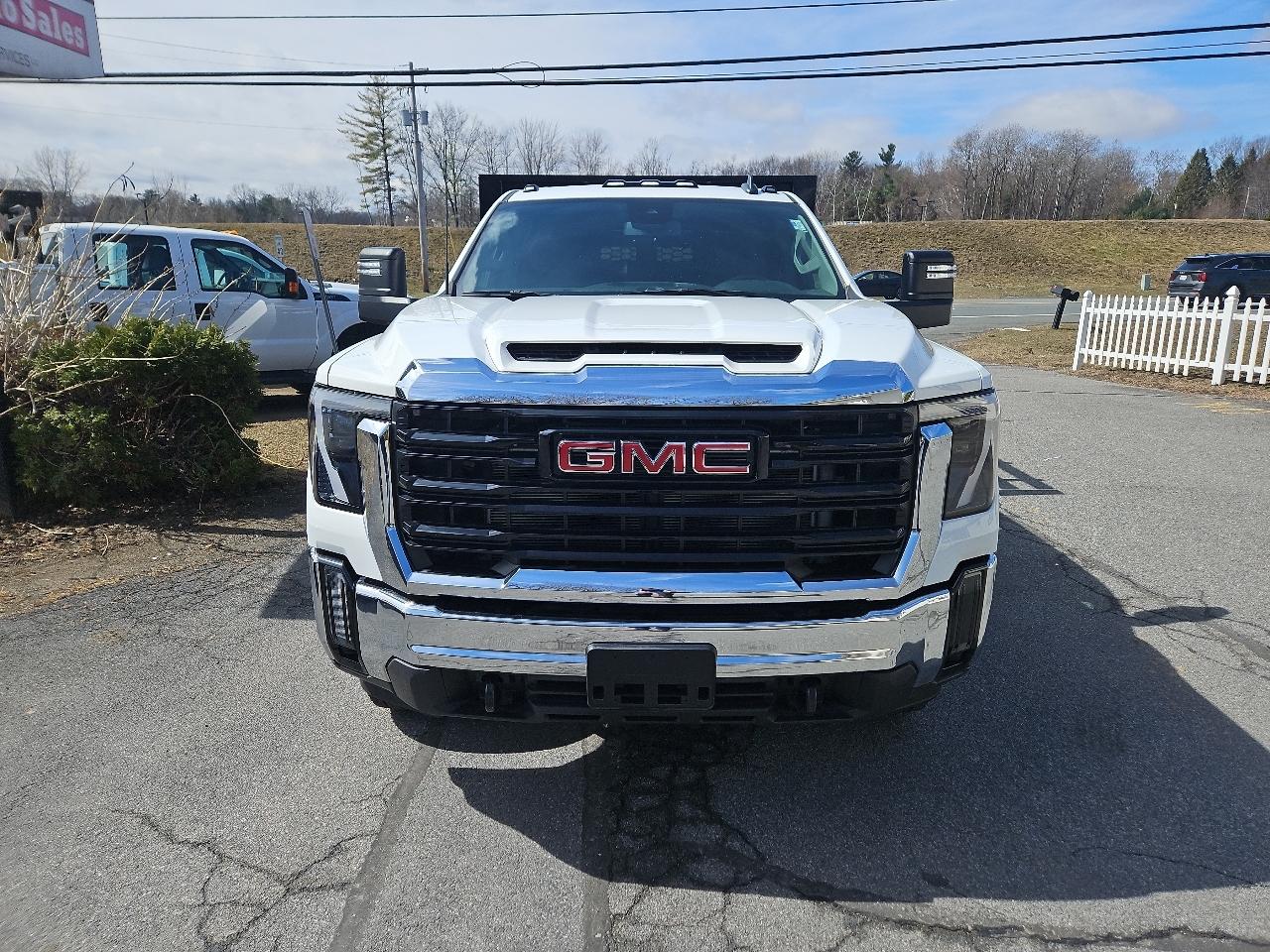 GMC Sierra 3500HD CC 4WD Crew Cab 177" WB, 60" CA Pro 2025