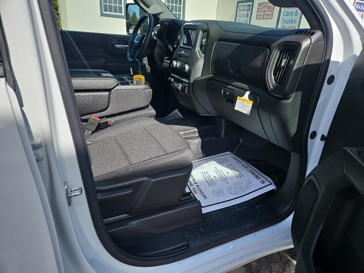 GMC Sierra 3500HD CC 4WD Crew Cab 177" WB, 60" CA Pro 2025