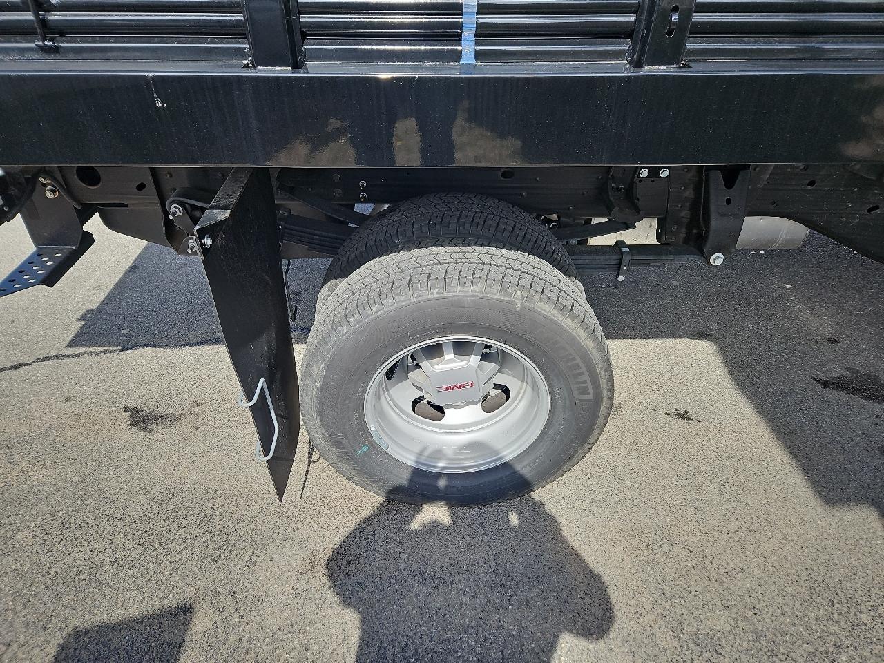 GMC Sierra 3500HD CC 4WD Crew Cab 177" WB, 60" CA Pro 2025