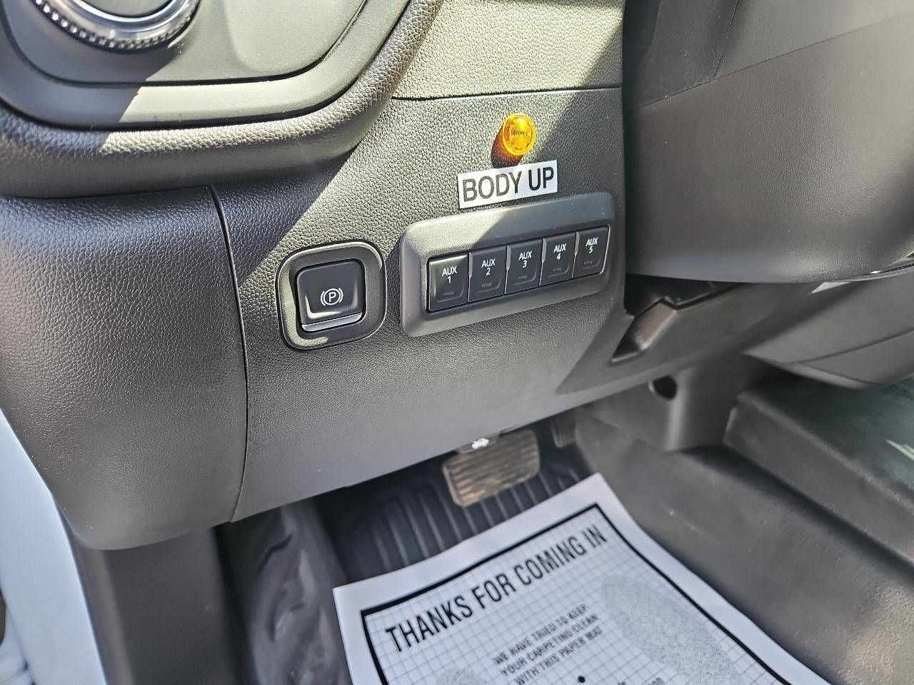 GMC Sierra 3500HD CC 4WD Crew Cab 177" WB, 60" CA Pro 2025