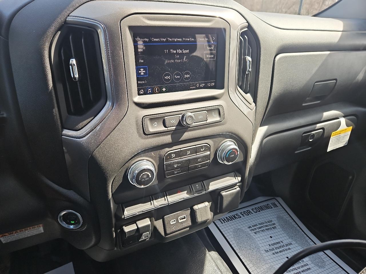 GMC Sierra 3500HD CC 4WD Crew Cab 177" WB, 60" CA Pro 2025