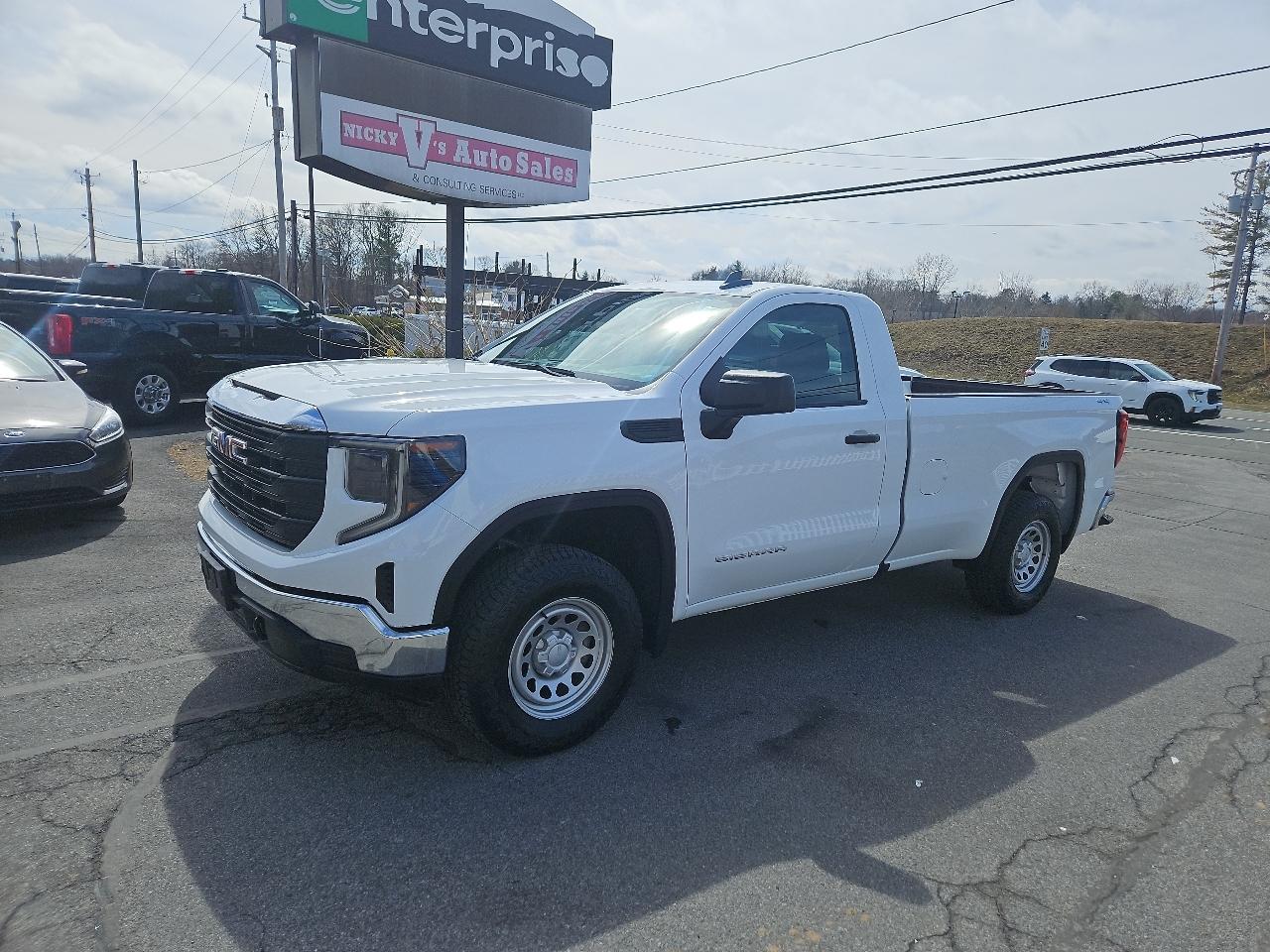 GMC Sierra 1500 4WD Reg Cab 140" Pro 2025
