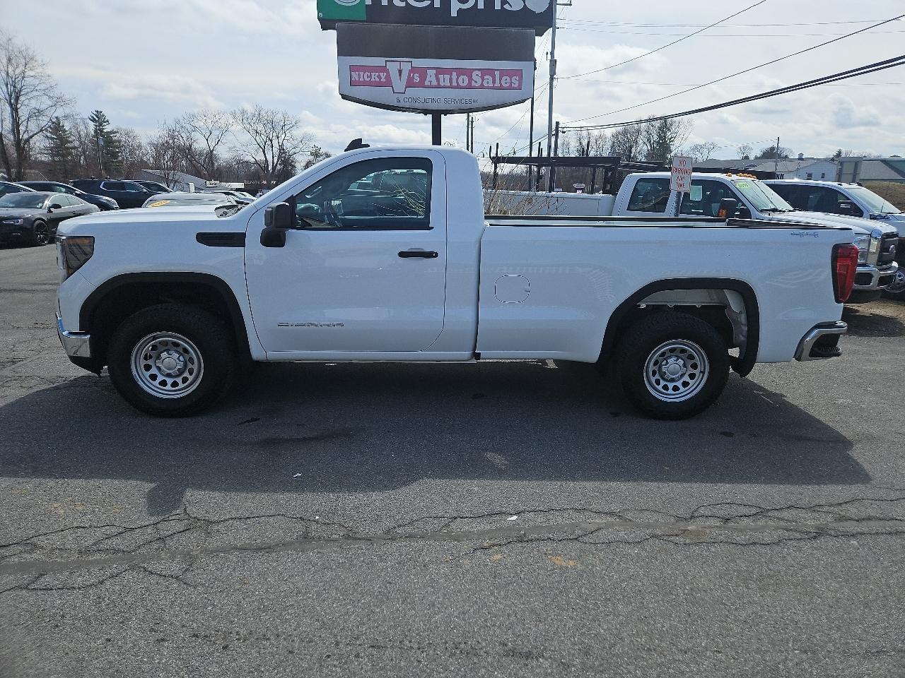 GMC Sierra 1500 4WD Reg Cab 140" Pro 2025