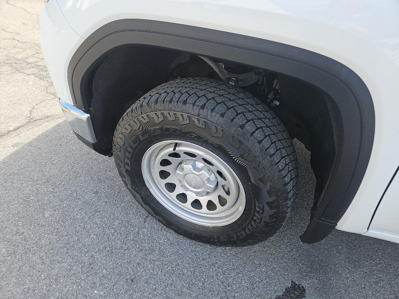 GMC Sierra 1500 4WD Reg Cab 140" Pro 2025