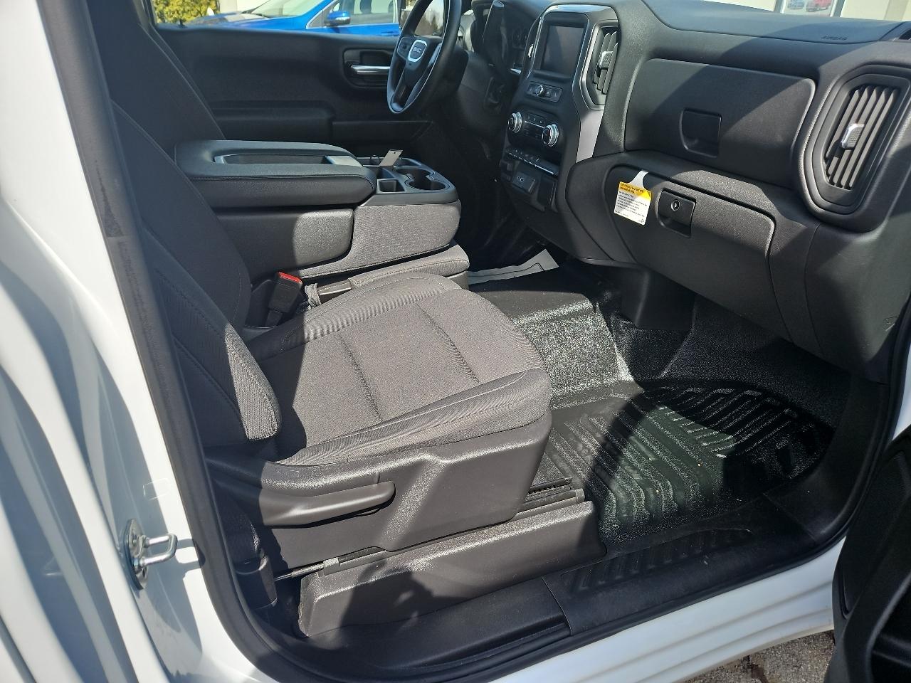 GMC Sierra 1500 4WD Reg Cab 140" Pro 2025