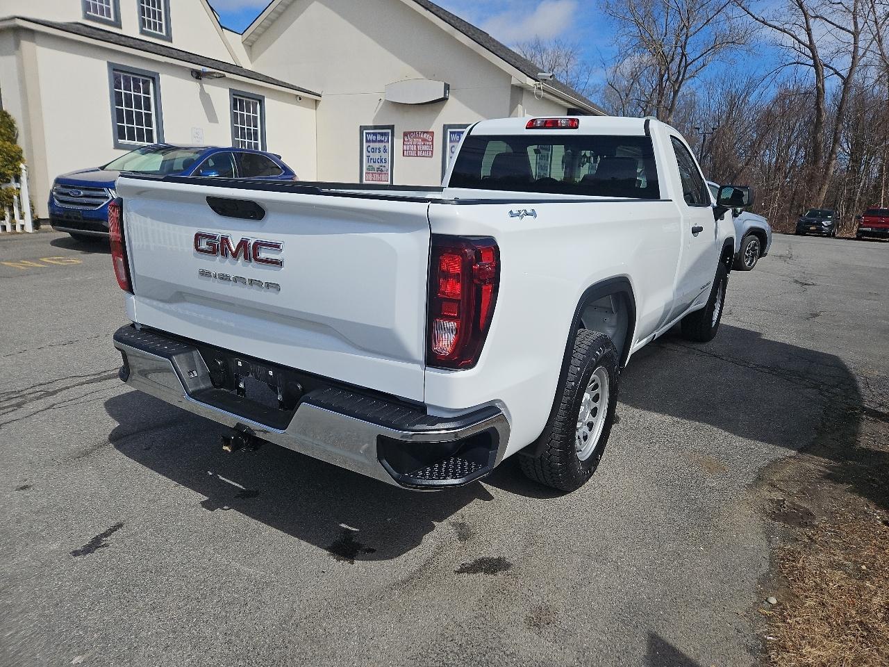 GMC Sierra 1500 4WD Reg Cab 140" Pro 2025