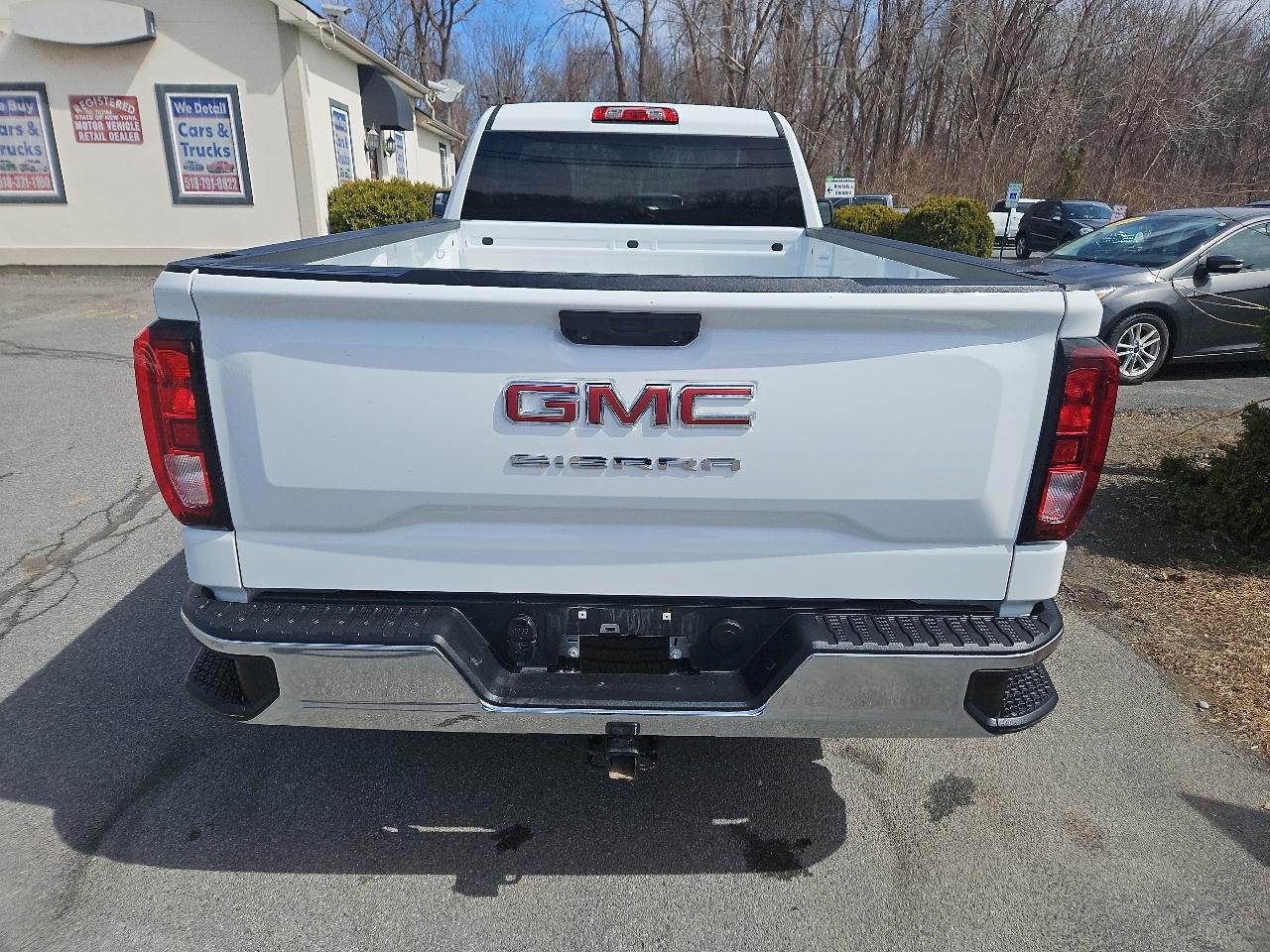 GMC Sierra 1500 4WD Reg Cab 140" Pro 2025