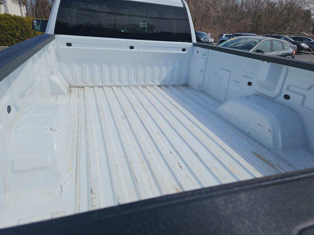 GMC Sierra 1500 4WD Reg Cab 140" Pro 2025