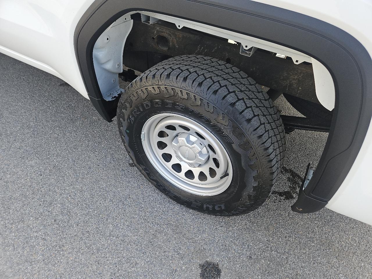 GMC Sierra 1500 4WD Reg Cab 140" Pro 2025