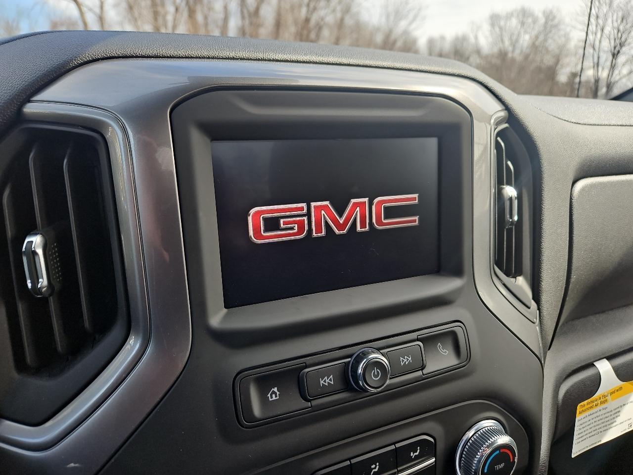 GMC Sierra 1500 4WD Reg Cab 140" Pro 2025