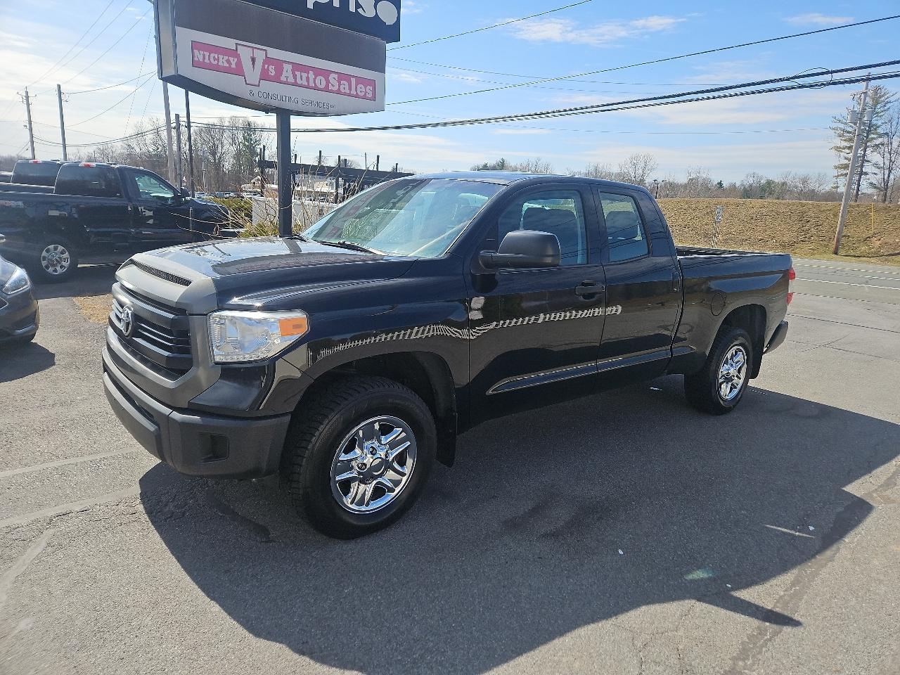 Toyota Tundra 4WD Truck Double Cab 4.6L V8 6-Spd AT SR5 (Natl) 2016