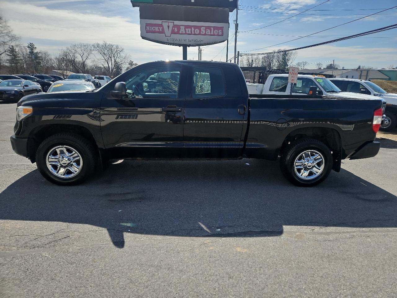 Toyota Tundra 4WD Truck Double Cab 4.6L V8 6-Spd AT SR5 (Natl) 2016