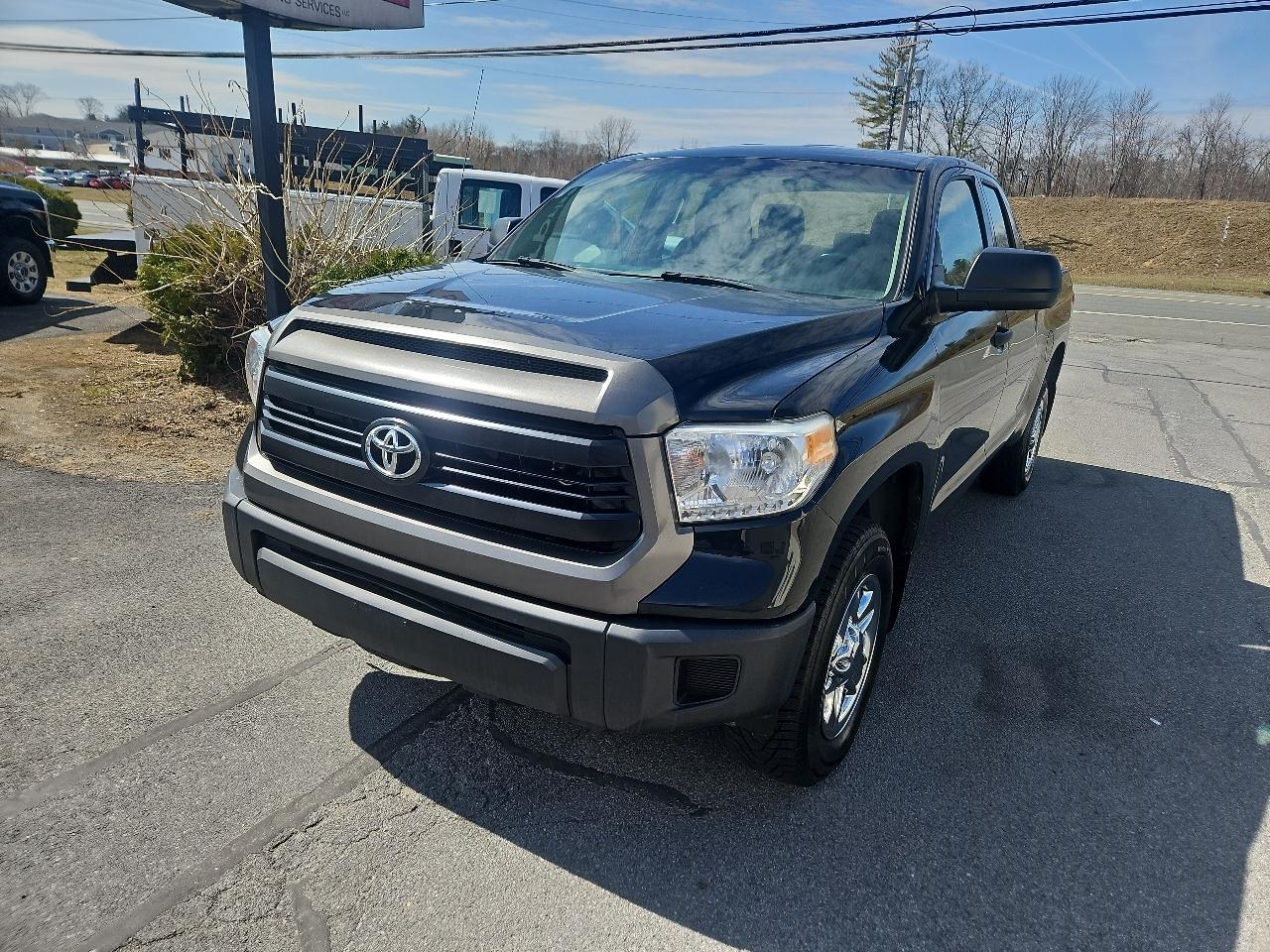 Toyota Tundra 4WD Truck Double Cab 4.6L V8 6-Spd AT SR5 (Natl) 2016