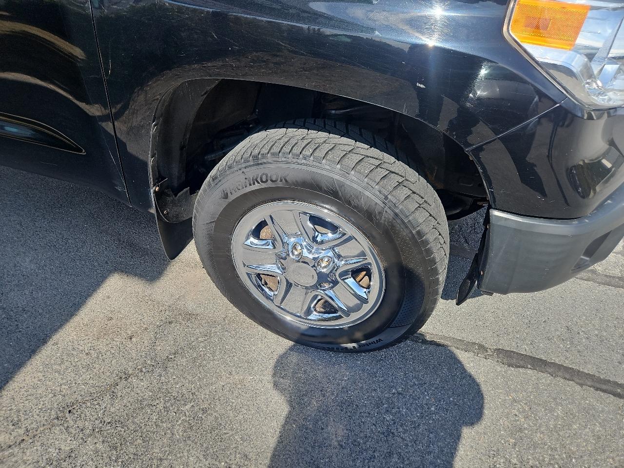 Toyota Tundra 4WD Truck Double Cab 4.6L V8 6-Spd AT SR5 (Natl) 2016