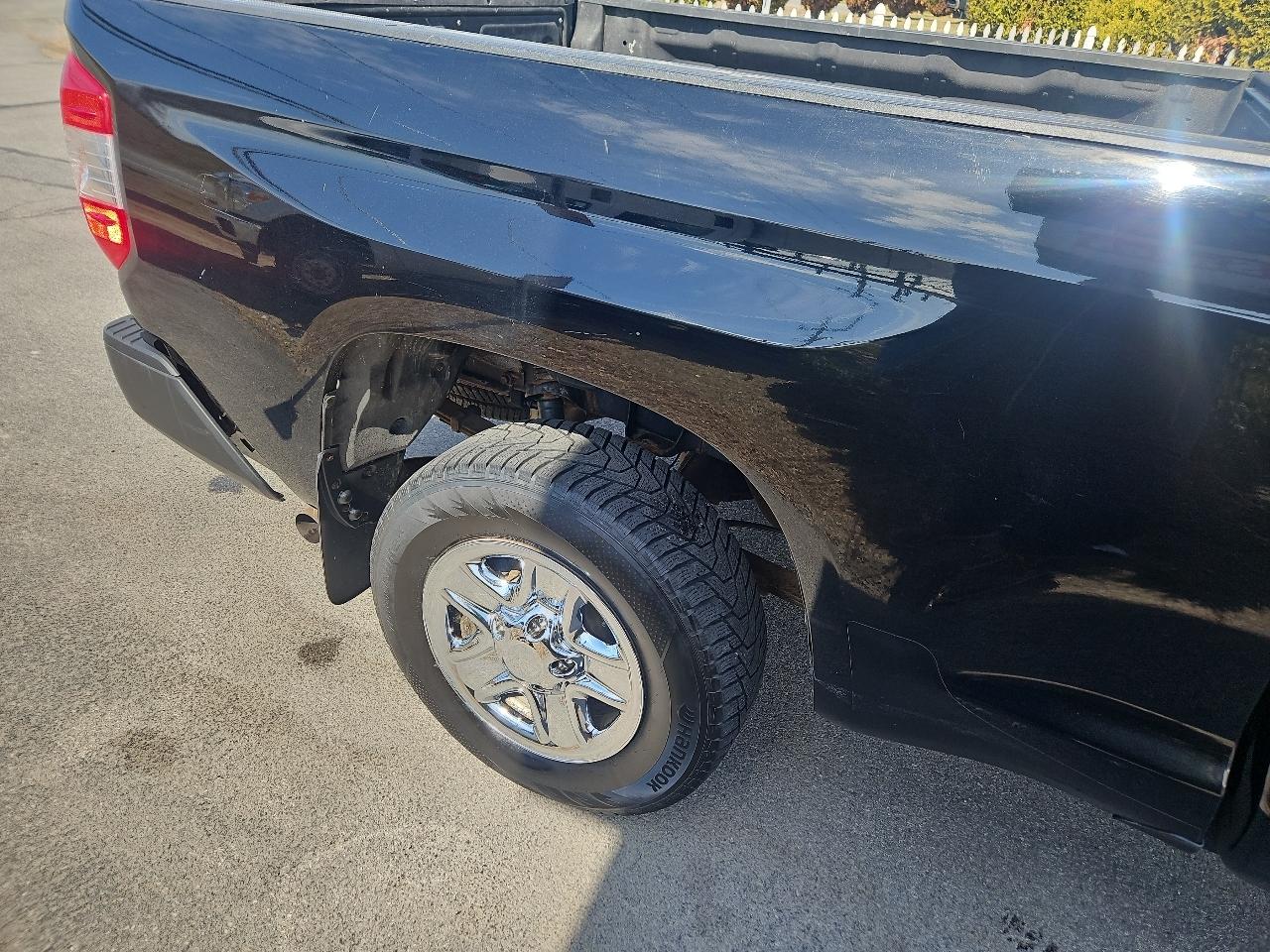 Toyota Tundra 4WD Truck Double Cab 4.6L V8 6-Spd AT SR5 (Natl) 2016