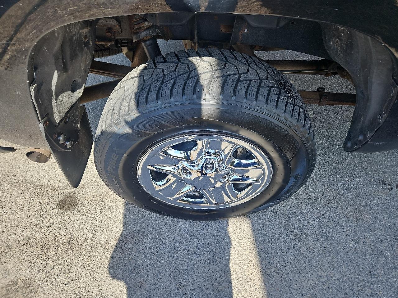 Toyota Tundra 4WD Truck Double Cab 4.6L V8 6-Spd AT SR5 (Natl) 2016