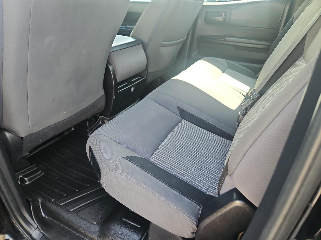 Toyota Tundra 4WD Truck Double Cab 4.6L V8 6-Spd AT SR5 (Natl) 2016