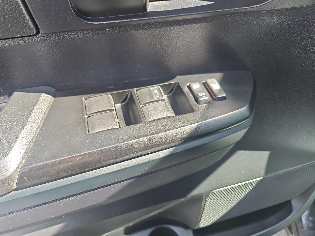 Toyota Tundra 4WD Truck Double Cab 4.6L V8 6-Spd AT SR5 (Natl) 2016