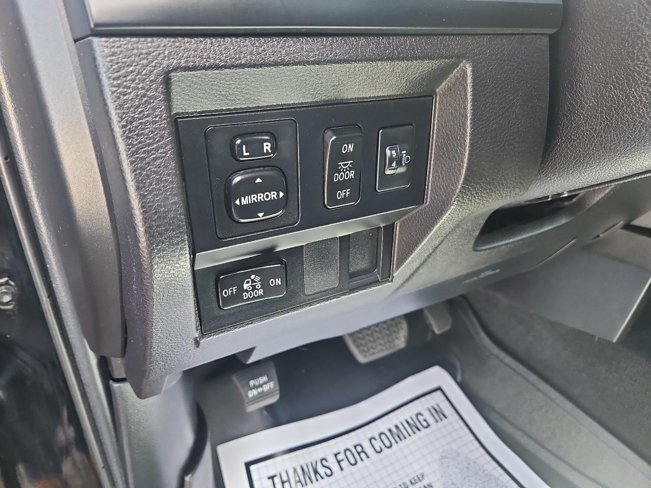 Toyota Tundra 4WD Truck Double Cab 4.6L V8 6-Spd AT SR5 (Natl) 2016