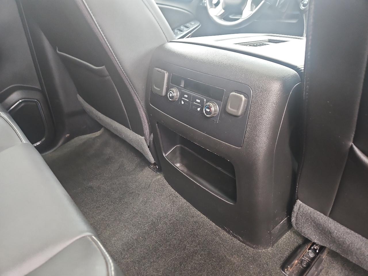 GMC Yukon 4WD 4dr SLT 2017