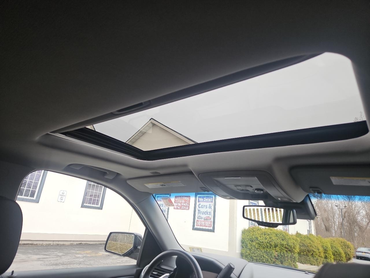 GMC Yukon 4WD 4dr SLT 2017